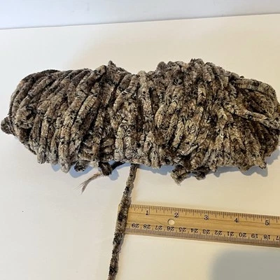 Soft Chenille Plush Velvet Yarn Chunky Unbranded Crochet Knitting 4.1 oz, 1/4 in - Image 1 of 4