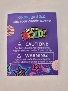 Girl Scouts “Go For Bold” Pin Solapa Esmalte Cookie Sales 2019 Little Brownie NUEVO - Imagen 1 de 7