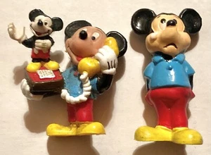 JUEGO DE 2 FIGURAS DE PLÁSTICO MICKEY MOUSE VINT 80 WALT DISNEY PROD PURÉ DE MANZANA HONG KONG - Imagen 1 de 3