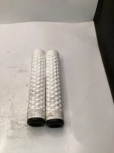 (QTY 2) Cult x Vans Flangeless Grips (White) (150mm) [A01VNW]  - Picture 1 of 3