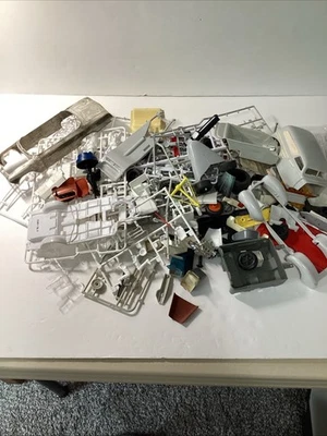 Monogram/AMT, Model Car Junk Yard, Scale. 1/24 & 1/25 - Image 1 of 4