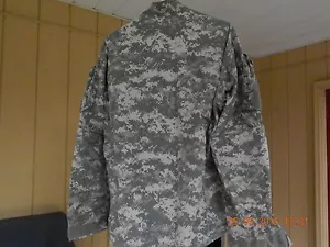ARMY COMBAT UNIFORM COAT,, FLAME RESISTANT, SIZE MEDIUM - REGULAR - Picture 1 of 9