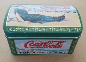1993 Coca Cola Vintage Domed Hinged Tin Drink Coca Cola Delicious and Refreshing - Picture 1 of 5
