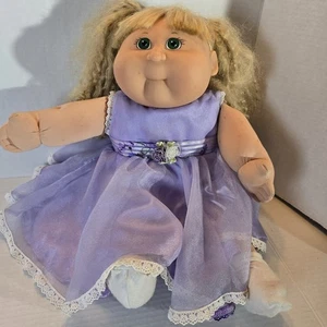 Cabbage Patch TRU Girl Doll – K-4 Toys R Us - Purple Dress - Picture 1 of 16