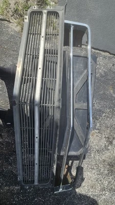 1968 68 Buick Skylark Grille Grill Assembly Complete VGC - Image 1 of 4