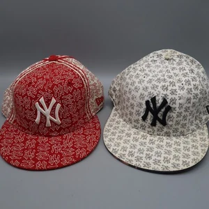 Lote de gorras de béisbol ajustadas de los Yankees de Nueva York 7 5/8 adultos New Era toda impresión - Imagen 1 de 11