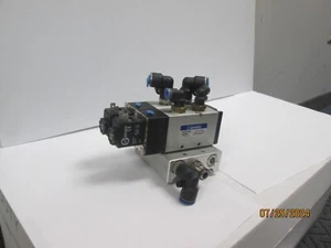 SHAKO PNEUMATISCHE VENTILBAUGRUPPE - MF520-0302 BASIS MIT PU520-035 & 841023 - Bild 1 von 4