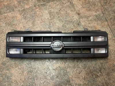 Grelha Nissan Cube Z11 - Imagem 1 de 2