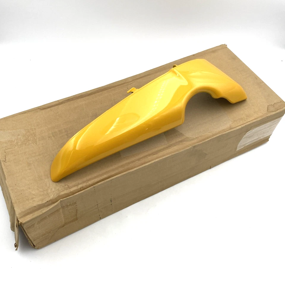 Оригинальная желтая жемчужная правая крышка радиатора Harley 66167-06BPZ 02-17 VRSC VROD VRSCR - Изображение 1 из 4