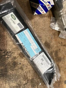 Passend für Military Land Rover Wolf Schwellerverkleidung vorne ALR8083 F22 - Bild 1 von 5