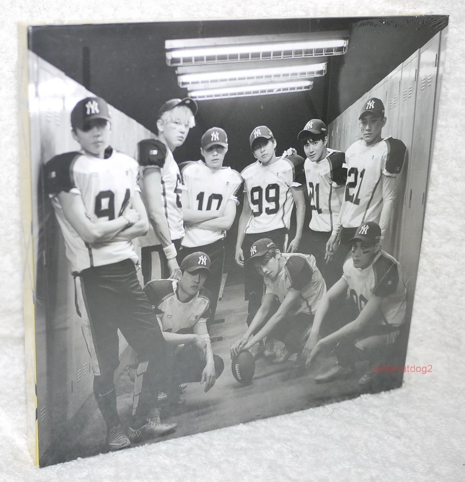 EXO Vol. 2 Exodus Repackage Love Me Right Taiwan CD+72P+Card (Korean Lan.) - Image 1 of 1