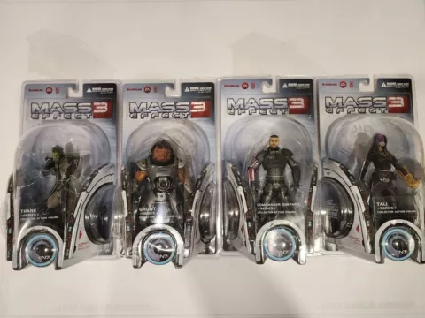 Set of Four Mass Effect 3 Figures Cover