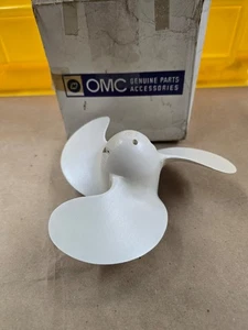 Hélice de plástico OMC Evinrude Johnson 7-1/2 x 7 319774 - Imagen 1 de 4