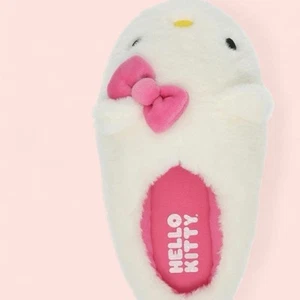 Hello Kitty Sanrio Women’s Character Plush Slippers Size 7/8 NWT - Picture 1 of 2