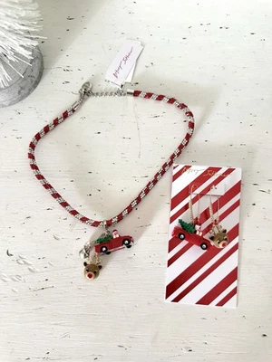 Conjunto de collar y pendientes colgantes Betsey Johnson Holiday Truck rojo/plateado Foto 1 de 4