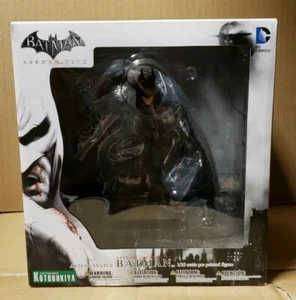 BATMAN ARKHAM CITY BATMAN ARTFX+ STATUE (FACTORY SEALED, BRAND NEW) - Picture 1 of 7