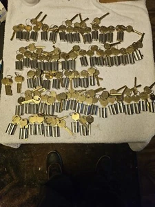 FALCON IC CYLINDERS LOT OF 63 KEYED DIFFERENT & MASTER KEYED 2 KEYS EA &6 MK  - Picture 1 of 10