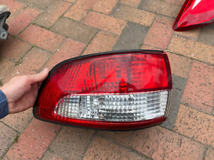 2001-2003 Toyota Sienna Driver Side Left Outer Taillight Tail Light