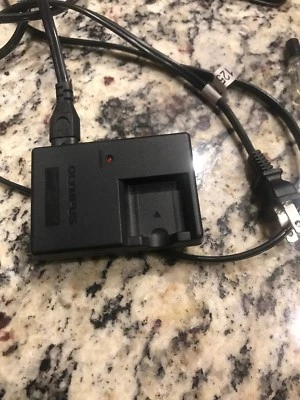 Cargador de batería de litio Olympus LI-40C + caja de cable de alimentación S Foto 1 de 3