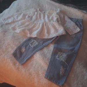 Girls White Lace Blouse W/Light Blue Denim Jeans Size 3/4 Y - Picture 1 of 1