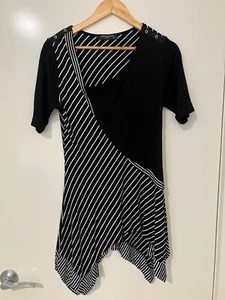 Warwick Jones Ladies Top Size 12 asymmetrical hem black white textured panel - Bild 1 von 6