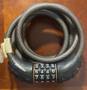 Bloqueo de cable Master Lock 6’x1/2” con combinación. - Imagen 1 de 1