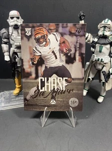 2021 PANINI CHRONICLES LUMINANCE FOOTBALL ROOKIE CARD #212 JAMARR CHASE RC - Picture 1 of 4