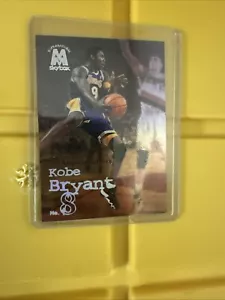 1998-99 Skybox metallo fuso supernaturale Kobe Bryant #133 Los Angeles Lakers - Foto 1 di 10