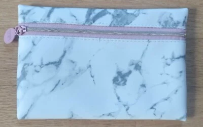 NOVA Bolsa Cosmética de Maquiagem Marmorizada Ipsy Janeiro 2020 - Imagem 1 de 3