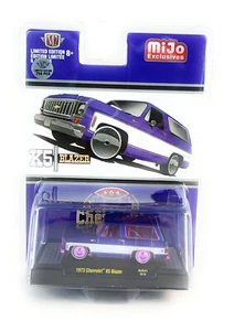 MÁQUINAS M2 1:64 1973 Chevrolet K5 Blazer púrpura y blanco 31500-MJS41 persecución - Imagen 1 de 4