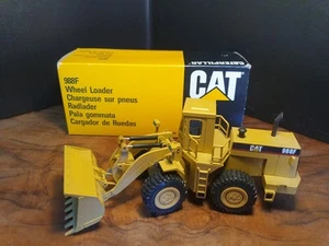 Hochwertiges CAT-Radlader-Modell '988F' aus Metall. 21 cm lang. Unbenutzt. - Bild 1 von 21