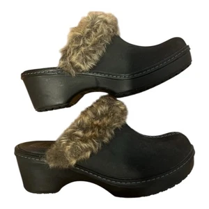 Crocs Cobbler Fuzz Women's US Size 6 Black Faux Fur Lined Clogs Mules Shoes 2204 - Picture 1 of 6