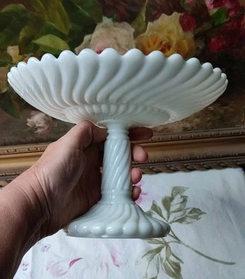 ANCIENNE GRANDE COUPE EN OPALINE BLANCHE SV - Photo 1/4
