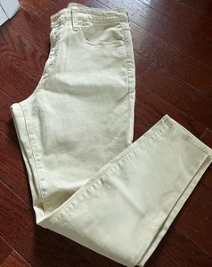 Pantalones de mezclilla para mujer UNIVERSAL THREAD color crema de tiro alto ajustados al tobillo talla 14R - Imagen 1 de 7