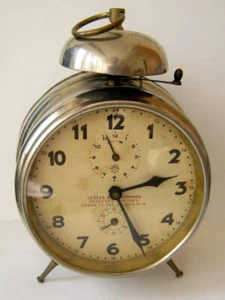 VINTAGE EXCELLENT WWII GERMAN MECHANICAL ALARM CLOCK ''JUNGHANS'' # 256 - Picture 1 of 9