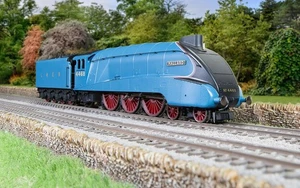 Hornby R3395TTS RailRoad LNER A4 Class Steam Loco 4-6-2 4468 Mallard DCC Sound - Picture 1 of 6