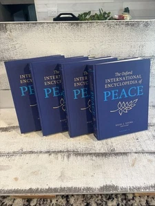 The Oxford International Encyclopedia of Peace 1. Ausgabe von Nigel Young Dalai Lama - Bild 1 von 14
