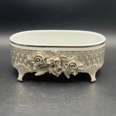 Jabonera ovalada Hollywood Regency floral y porcelana rosa plateada de colección Foto 1 de 4