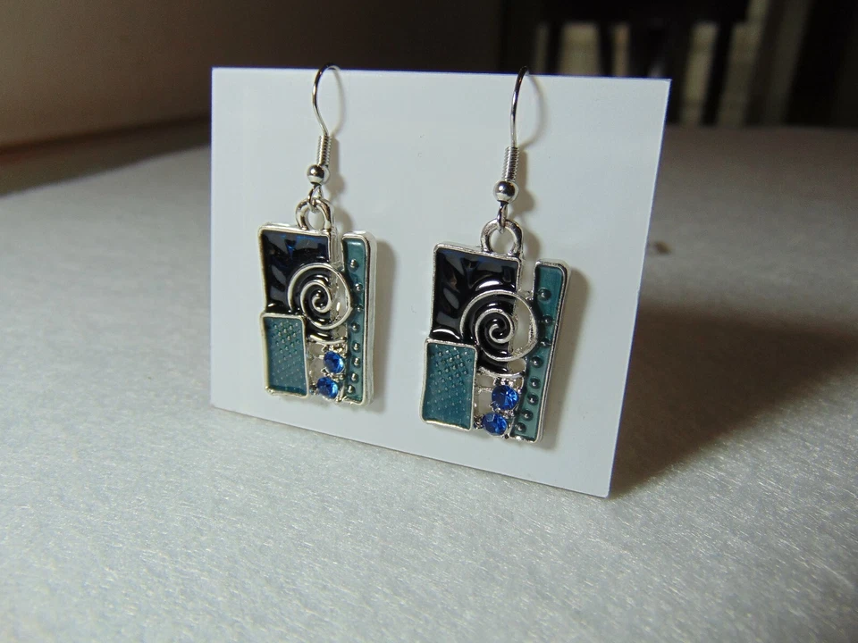 ORECCHINI DONNA PENDENTI ETNICI IN METALLI MISTI E SMALTO ACRILICO - Immagine 1 di 2