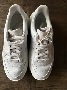 Nike air Schuhe Kinder 37,5 weiß Gebraucht - Bild 1 von 7