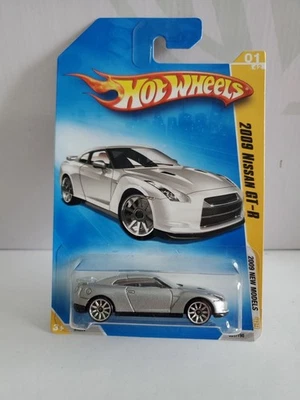 Hot Wheels 2009 новые модели No1/42 2009 Nissan GT-R серебристый - 10 спиц - Изображение 1 из 4