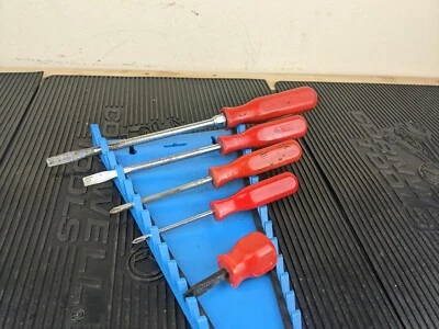 #az419 Vintage Mac Tools Red Hard Handle Mixed Screwdriver Set - Image 1 of 4