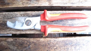 Knipex 1000V Kabelschneider Kabelschere Doppelschneide -Rg. ausge. Mwst- - Bild 1 von 3