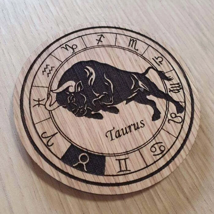 Montaña rusa de madera cortada con láser. Signos del zodiaco Tauro signo estelar Foto 1 de 1
