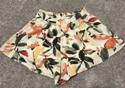 PAPAYA Floral Dressy Shorts Women’s Small - Image 1 of 4