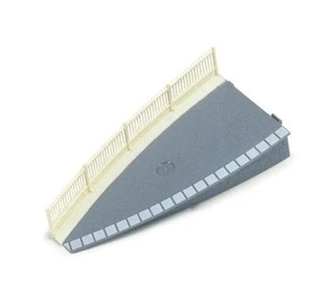 Hornby Platform Fencing - Picture 1 of 5