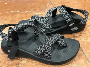 Chacos Z Boulder 2 Black White Zig Zag Strappy Sandals TOE LOOP WOMEN 8 M LN - Picture 1 of 10