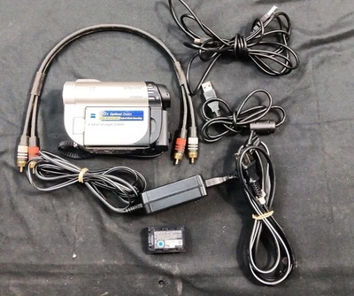 Sony Handycam DCR-DVD650, a mini DVD hybrid camcorder W/ Xtra Battery & Charger  - Image 1 of 4