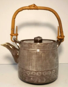 Vintage Asian Ceramic Tea Pot Green Great Flowers Details Bamboo Handle Mark - Picture 1 of 11