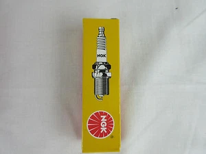 NGK CR8E spark plug Kawasaki KLX250 93-11 enduro - Picture 1 of 1